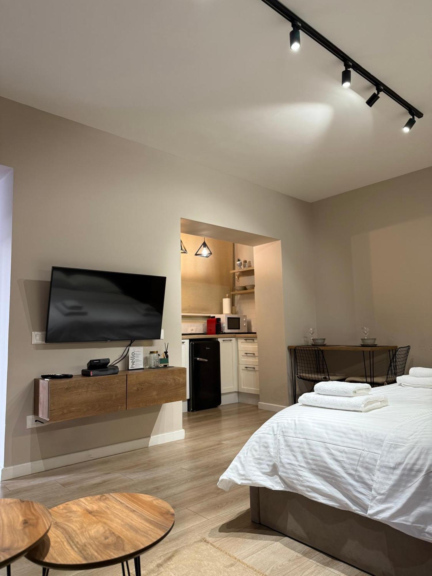 4Seasonsgea , Deluxe Studio , City Centre , ティラナ エクステリア 写真